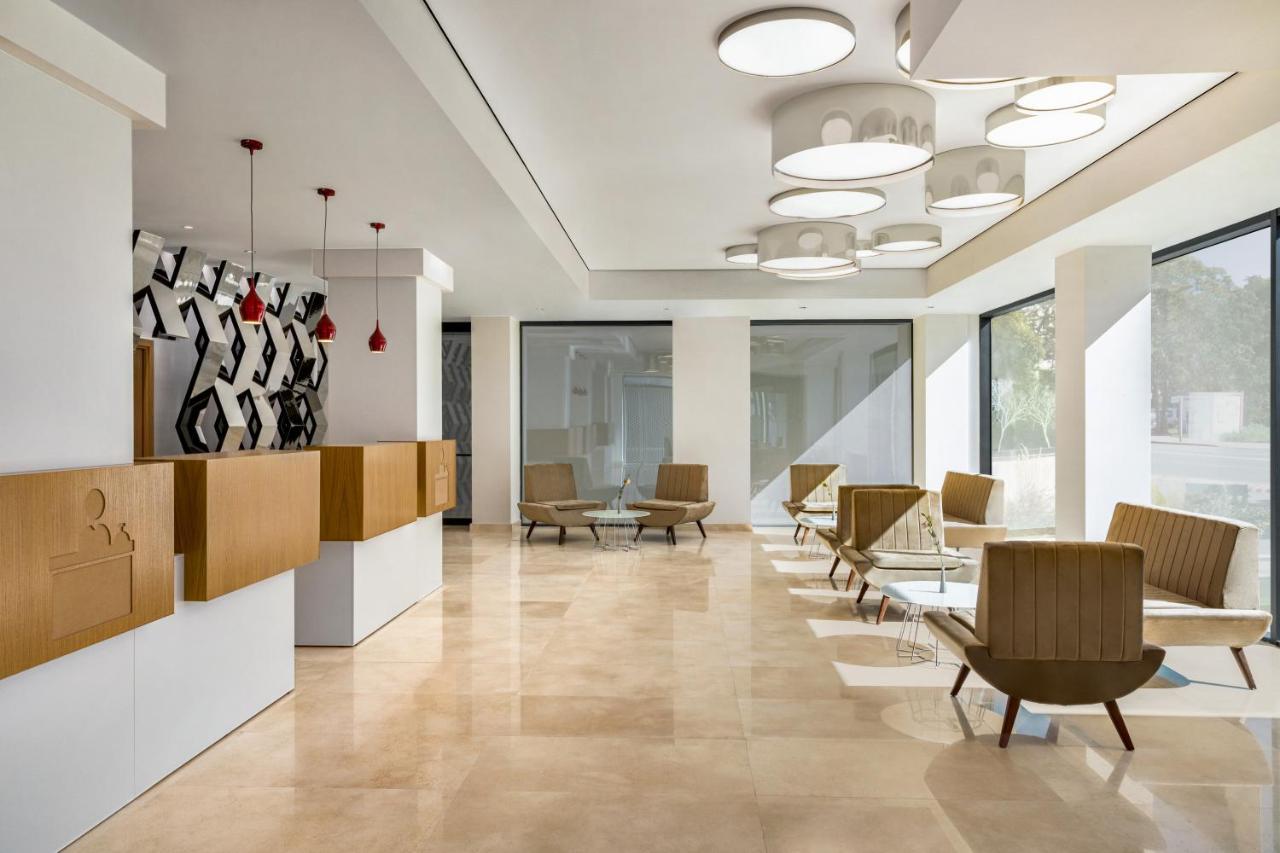 Ramada by Wyndham Slatina Parc Hotel Bagian luar foto