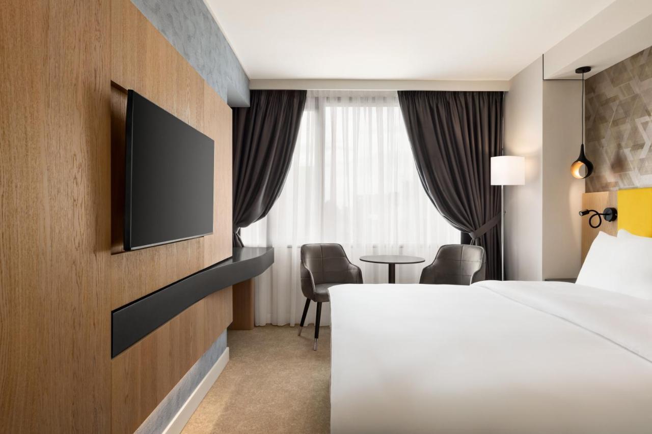 Ramada by Wyndham Slatina Parc Hotel Bagian luar foto