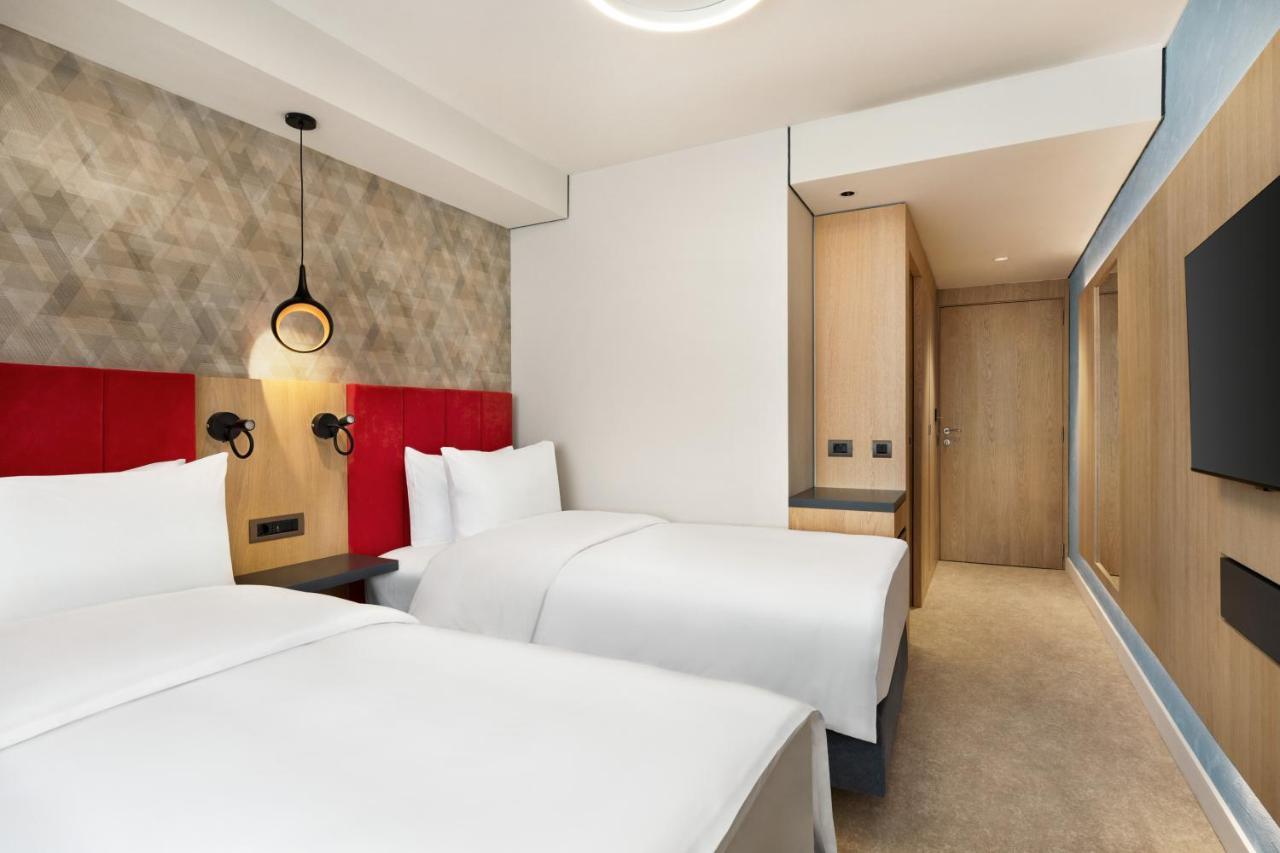 Ramada by Wyndham Slatina Parc Hotel Bagian luar foto
