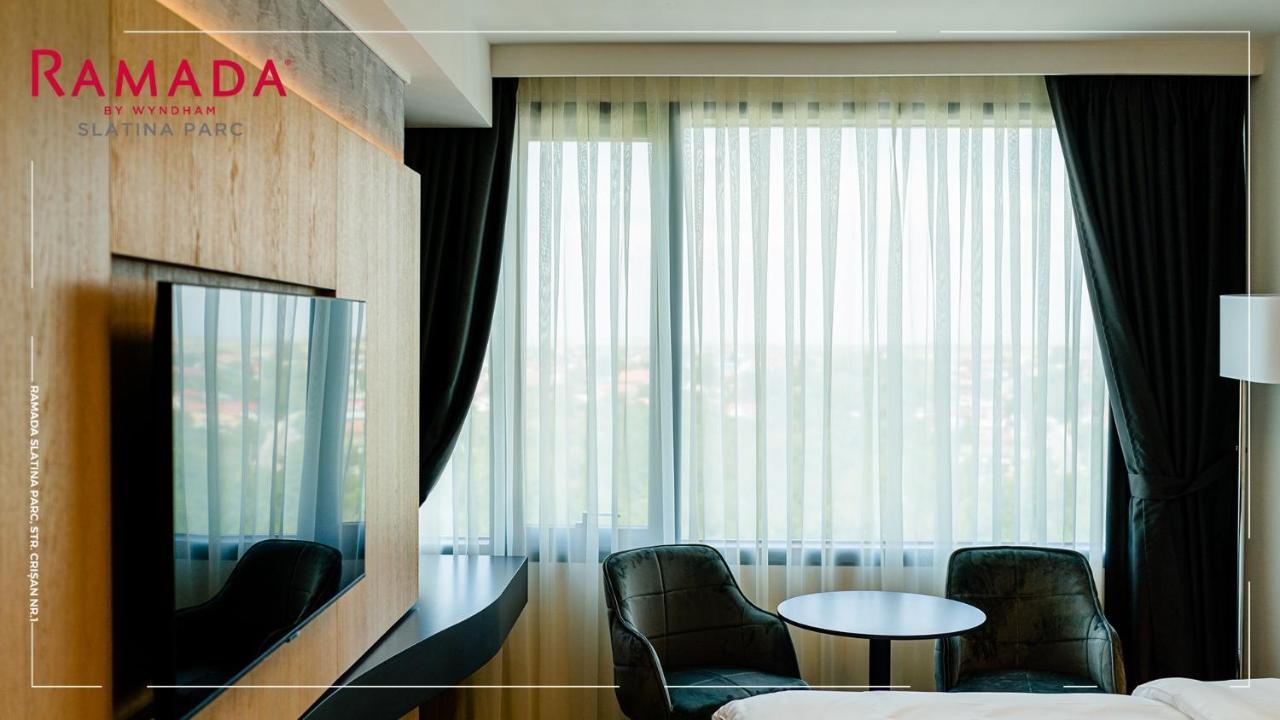 Ramada by Wyndham Slatina Parc Hotel Bagian luar foto