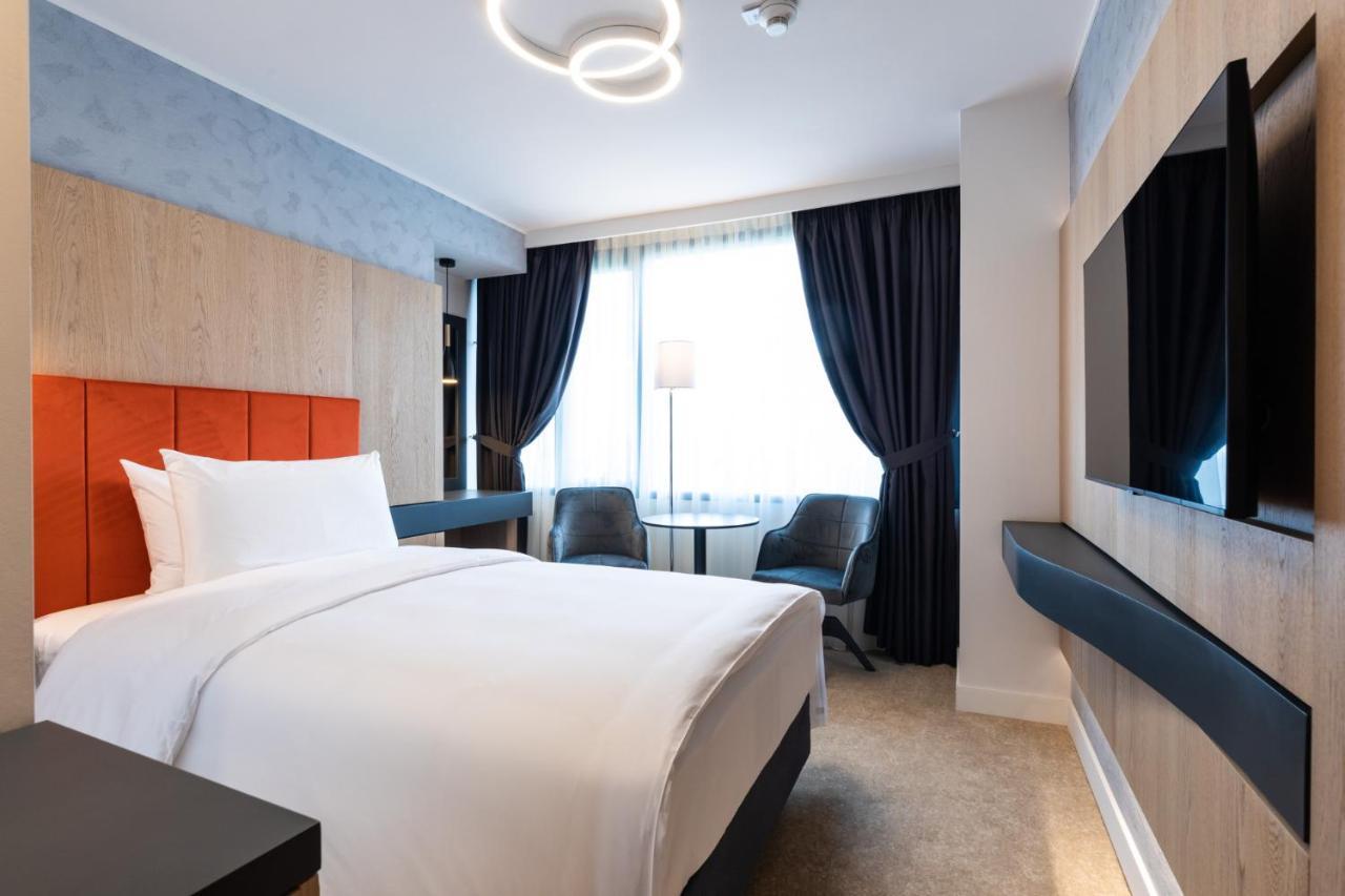 Ramada by Wyndham Slatina Parc Hotel Bagian luar foto