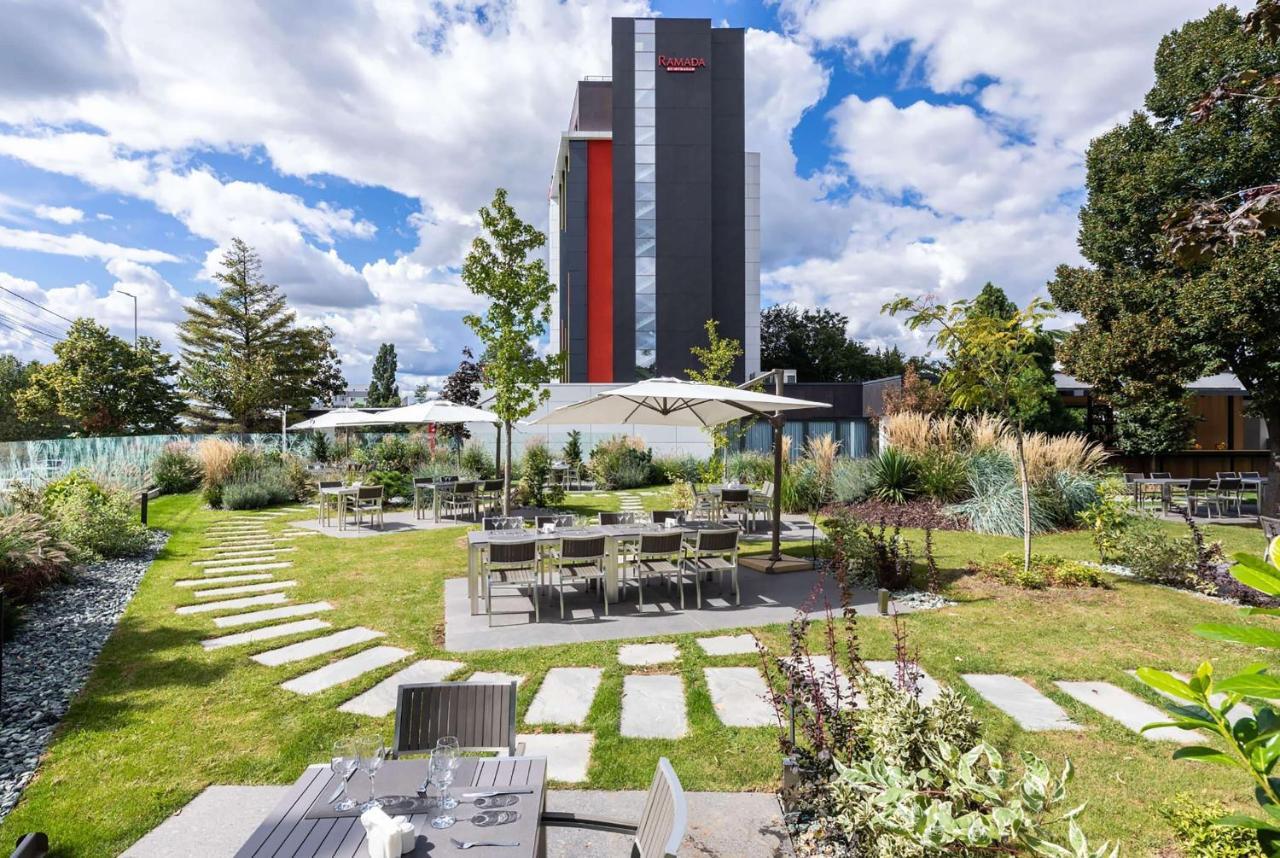 Ramada by Wyndham Slatina Parc Hotel Bagian luar foto