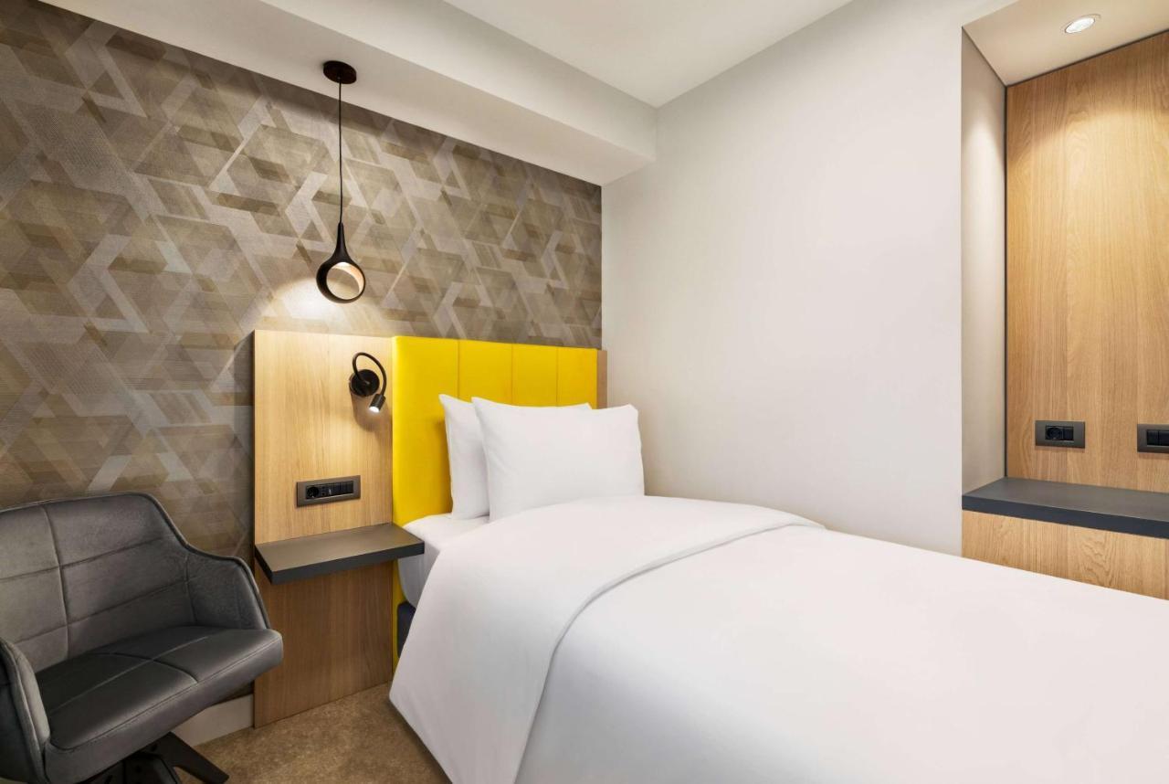 Ramada by Wyndham Slatina Parc Hotel Bagian luar foto