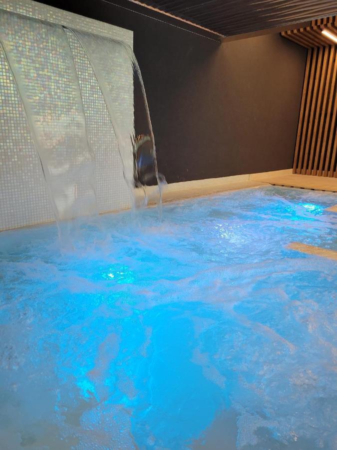 Ramada by Wyndham Slatina Parc Hotel Bagian luar foto