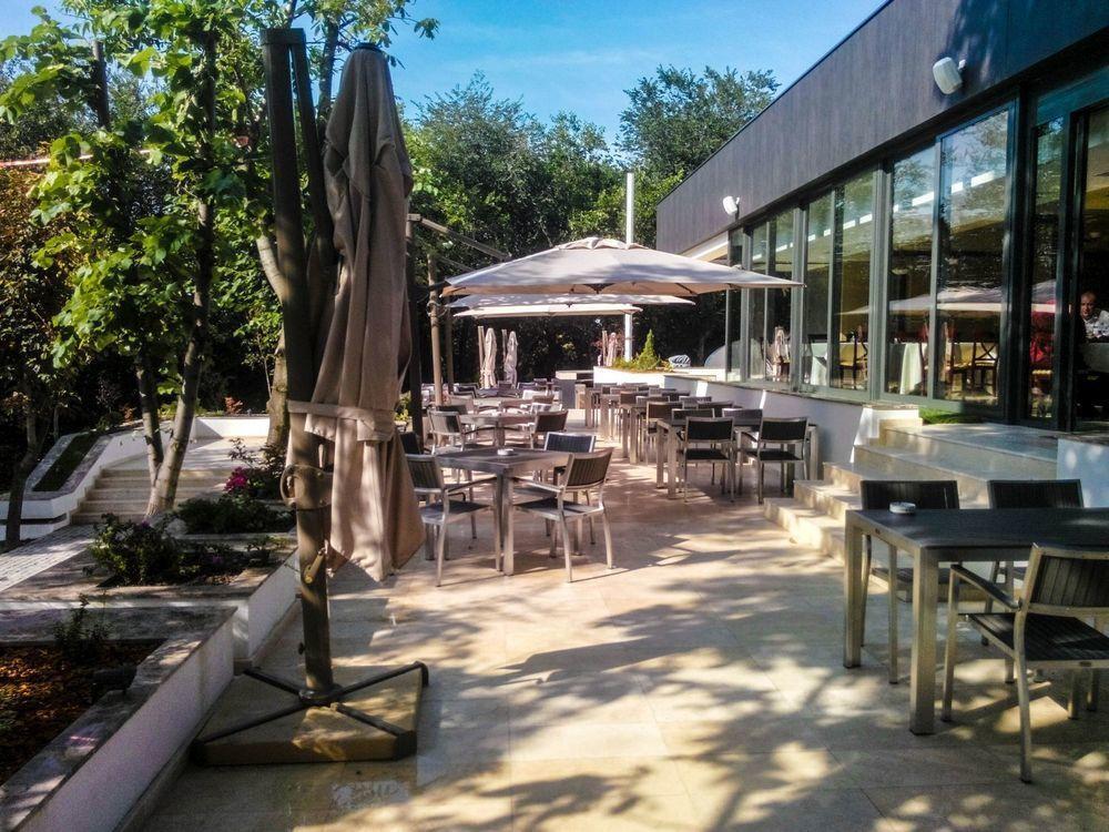 Ramada by Wyndham Slatina Parc Hotel Bagian luar foto