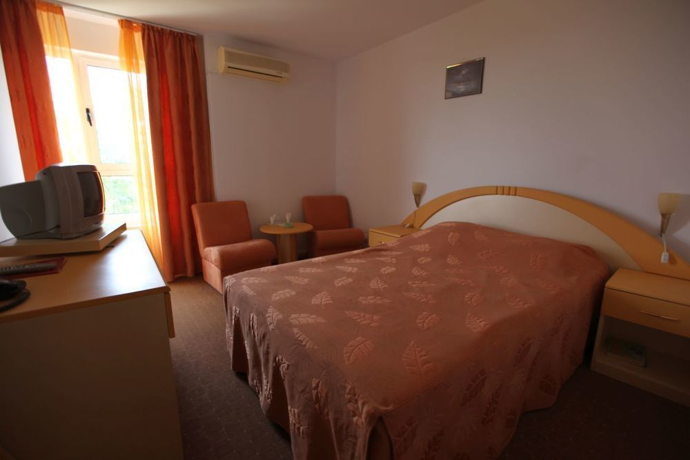 Ramada by Wyndham Slatina Parc Hotel Bagian luar foto