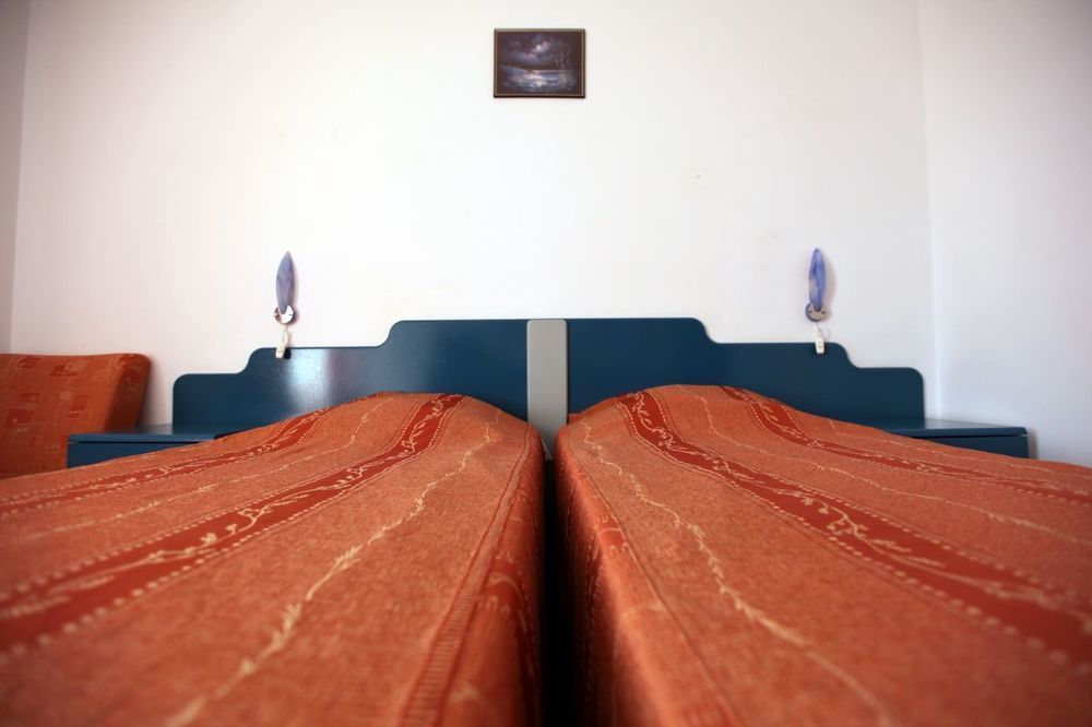 Ramada by Wyndham Slatina Parc Hotel Bagian luar foto